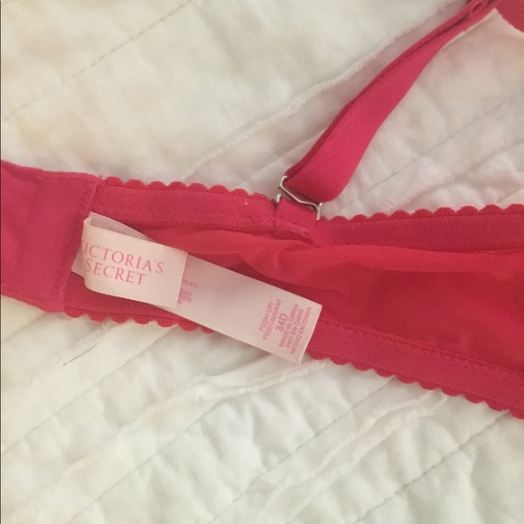 Victoria’s Secret Push-up Bra - Picture 3 of 3